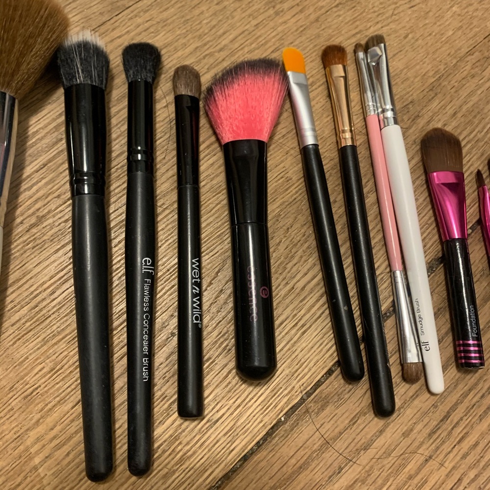 GIANT Brush Bundle w/*BONUS* Face Sponge - Picture 4 of 8